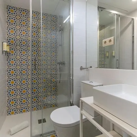 Homestay Portucale Guest House- Self Check-in Porto